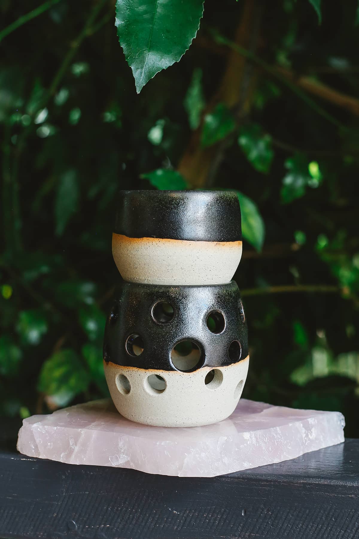 Àine & Co. ceramic tealight and wax melt burner featuring a matte black design