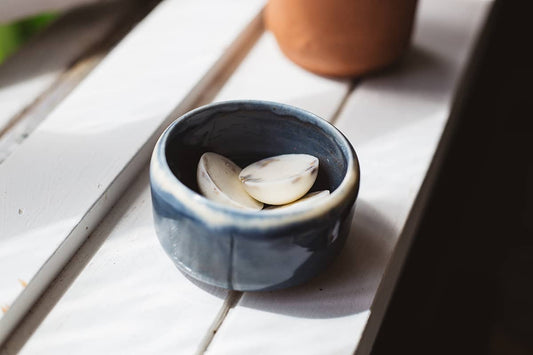 Àine & Co. mini wax melts displayed in ceramic vessel